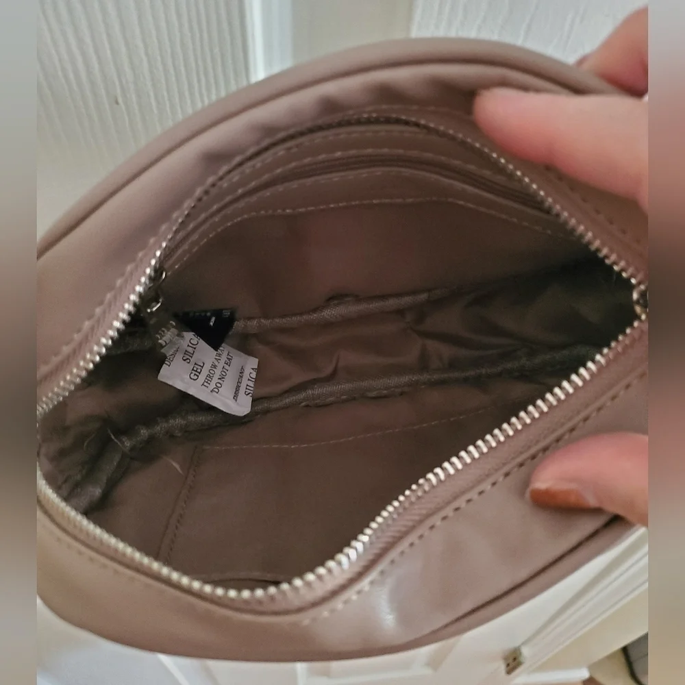 Badgley Mischka Camera bag with slip pocket in Taupe Vegan Leather